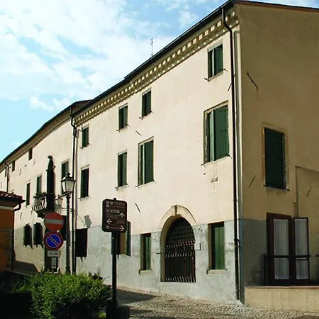 Venetian Hostal *